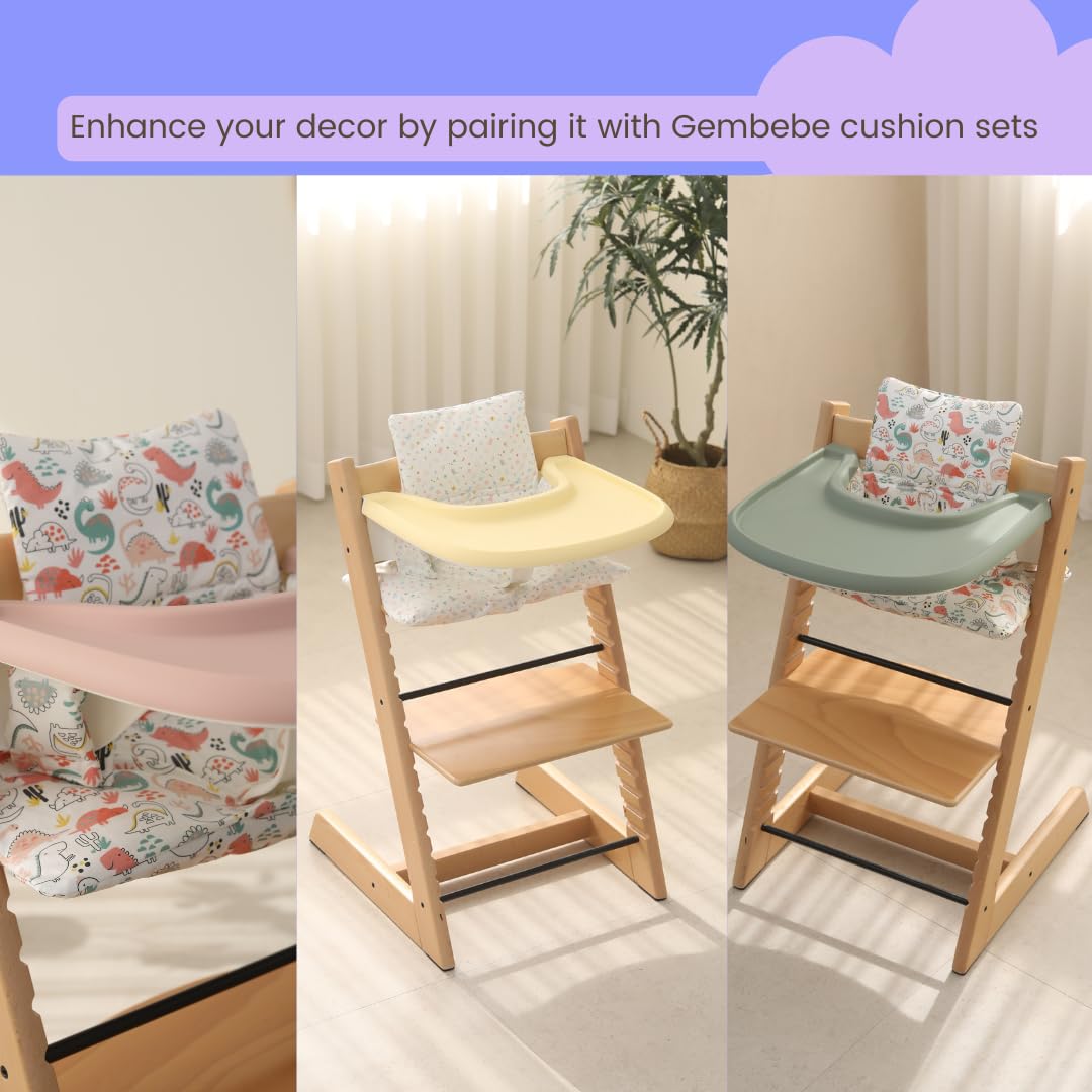 Gembebe lightweight placemat adds minimal bulk to the high chair tray.
