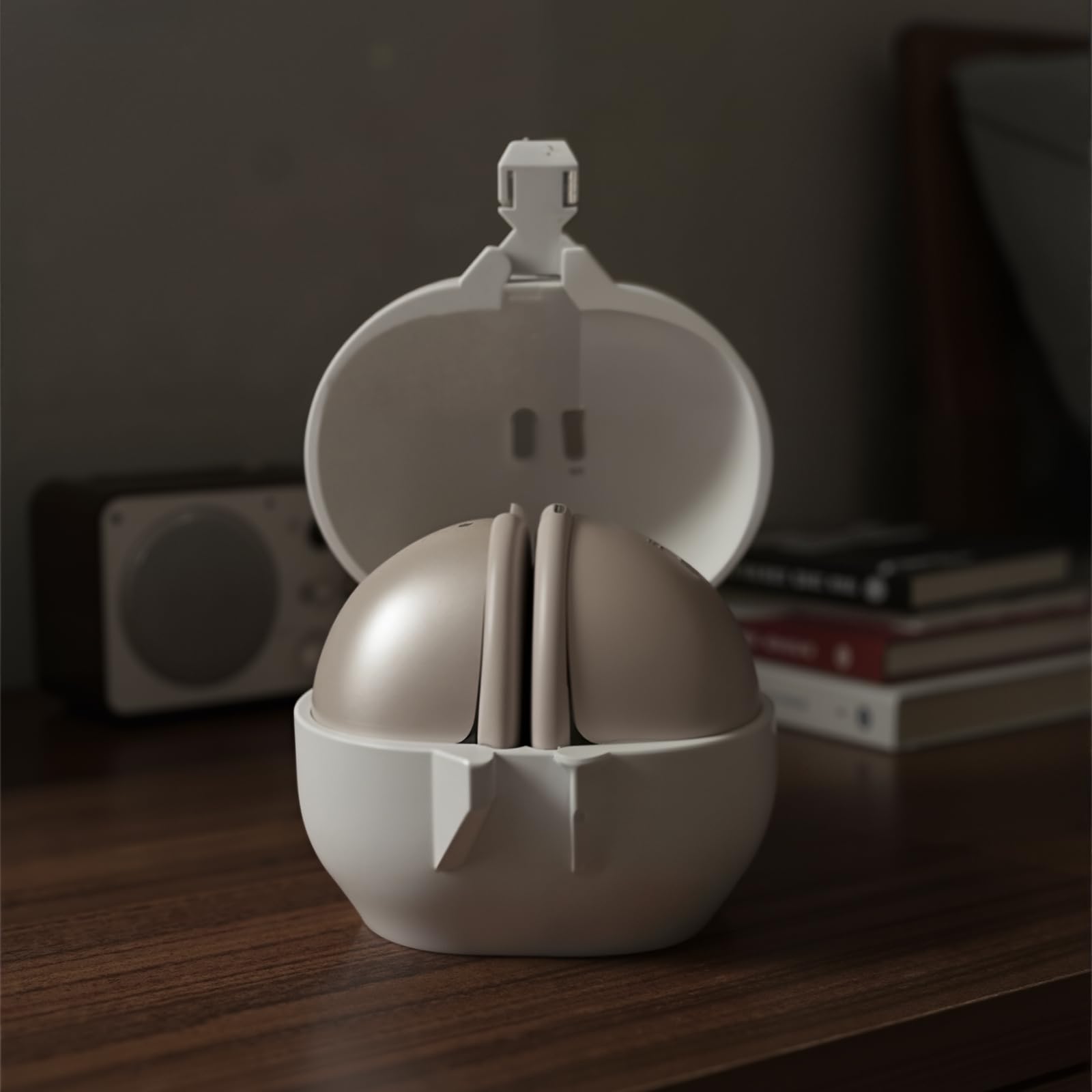 Generic breast pump case supports upright placement to prevent leaks.