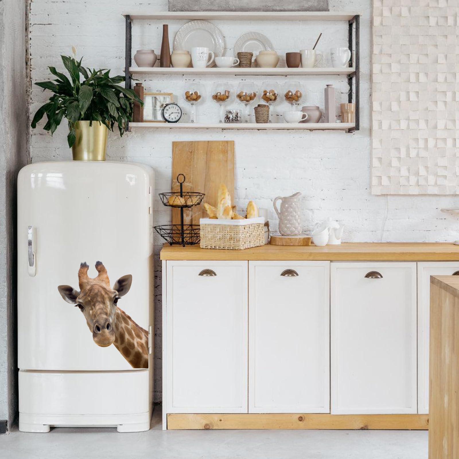 Generic giraffe decals remove cleanly without wall damage
