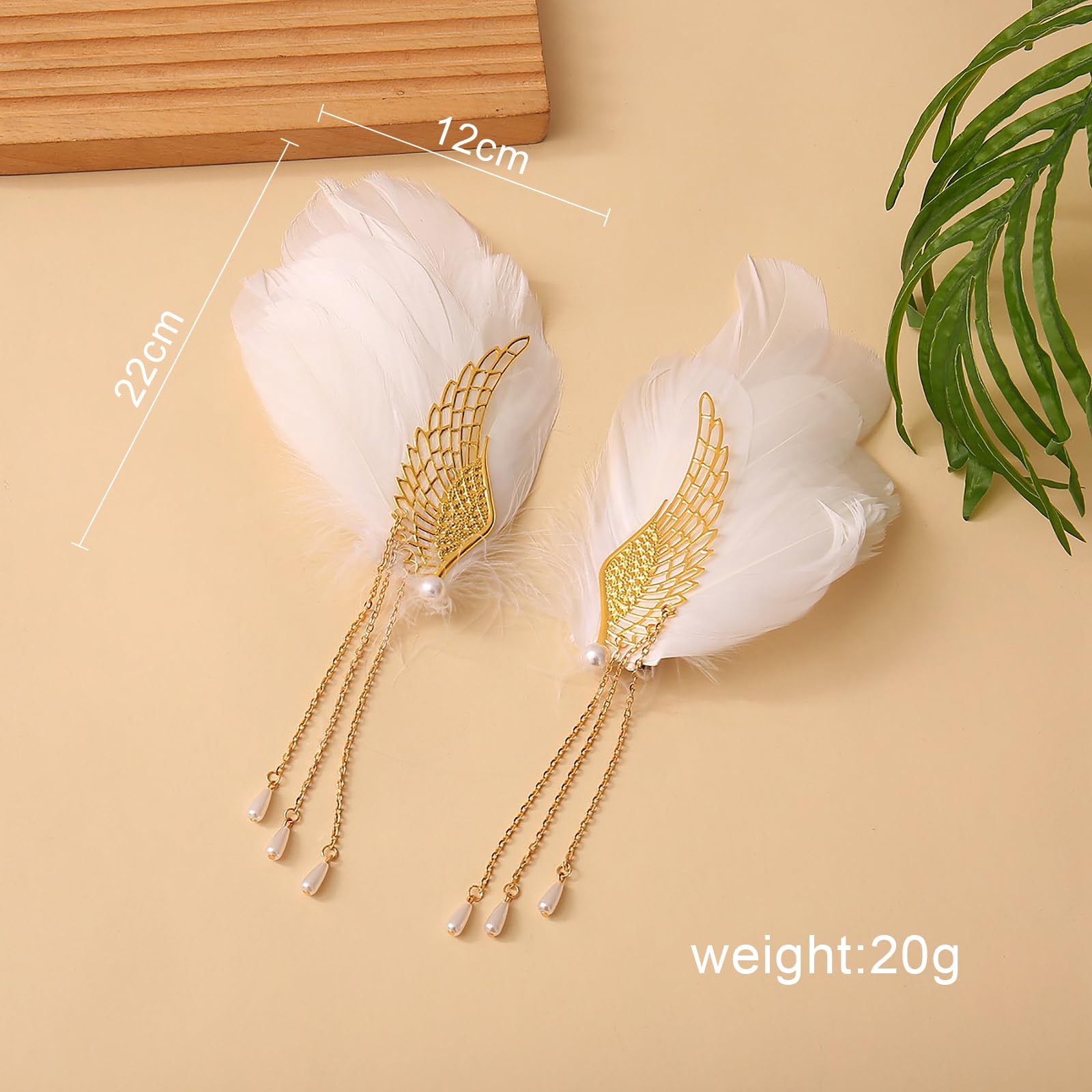 Easy to use bobby pins ensure quick styling and a secure hold