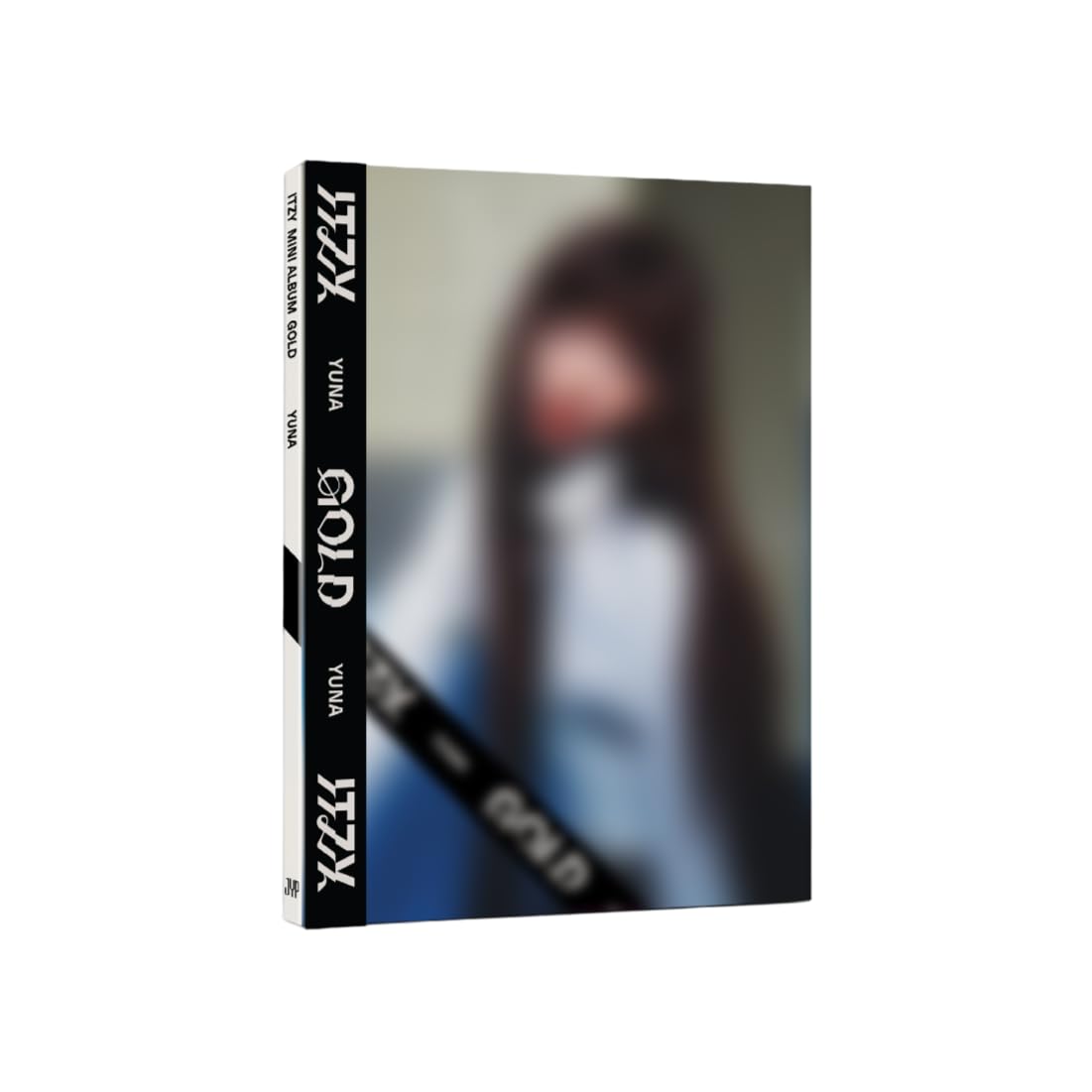 Generic IT'ZY 9th mini album gold digipack front cover for collectors.