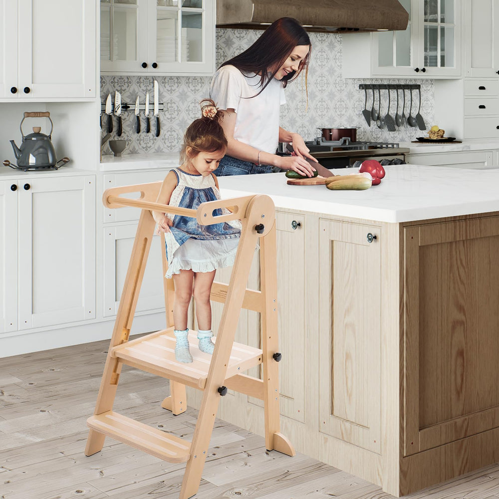 Gewitt toddler tower with sturdy feet on both sides for stable balance.