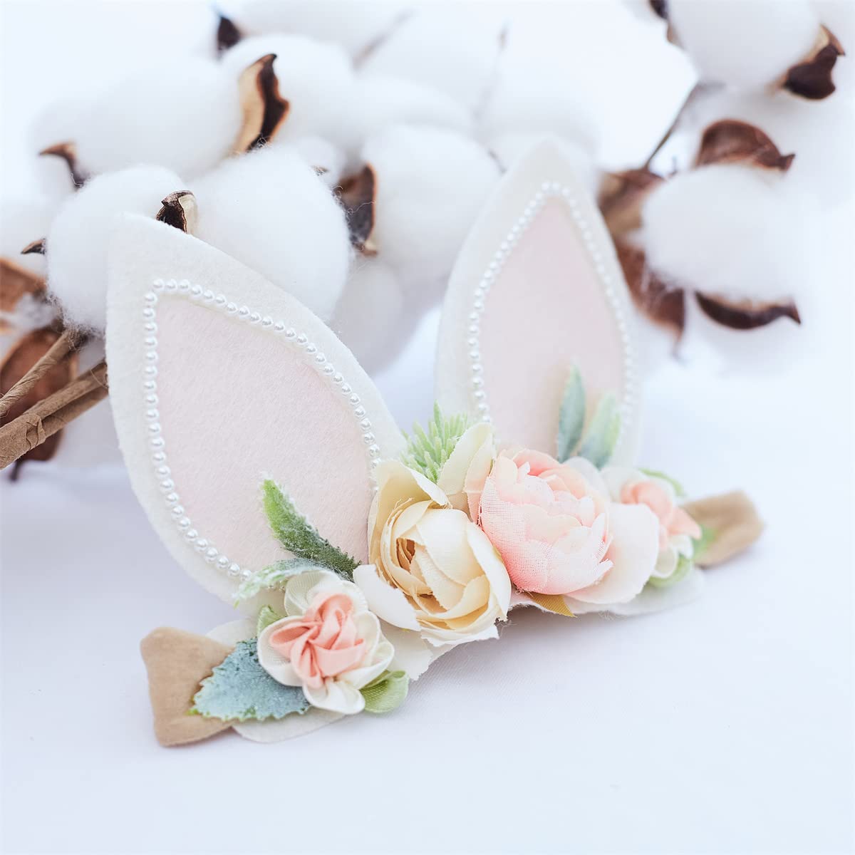 GEZISAN photo-ready bunny headband, ideal for family portraits.