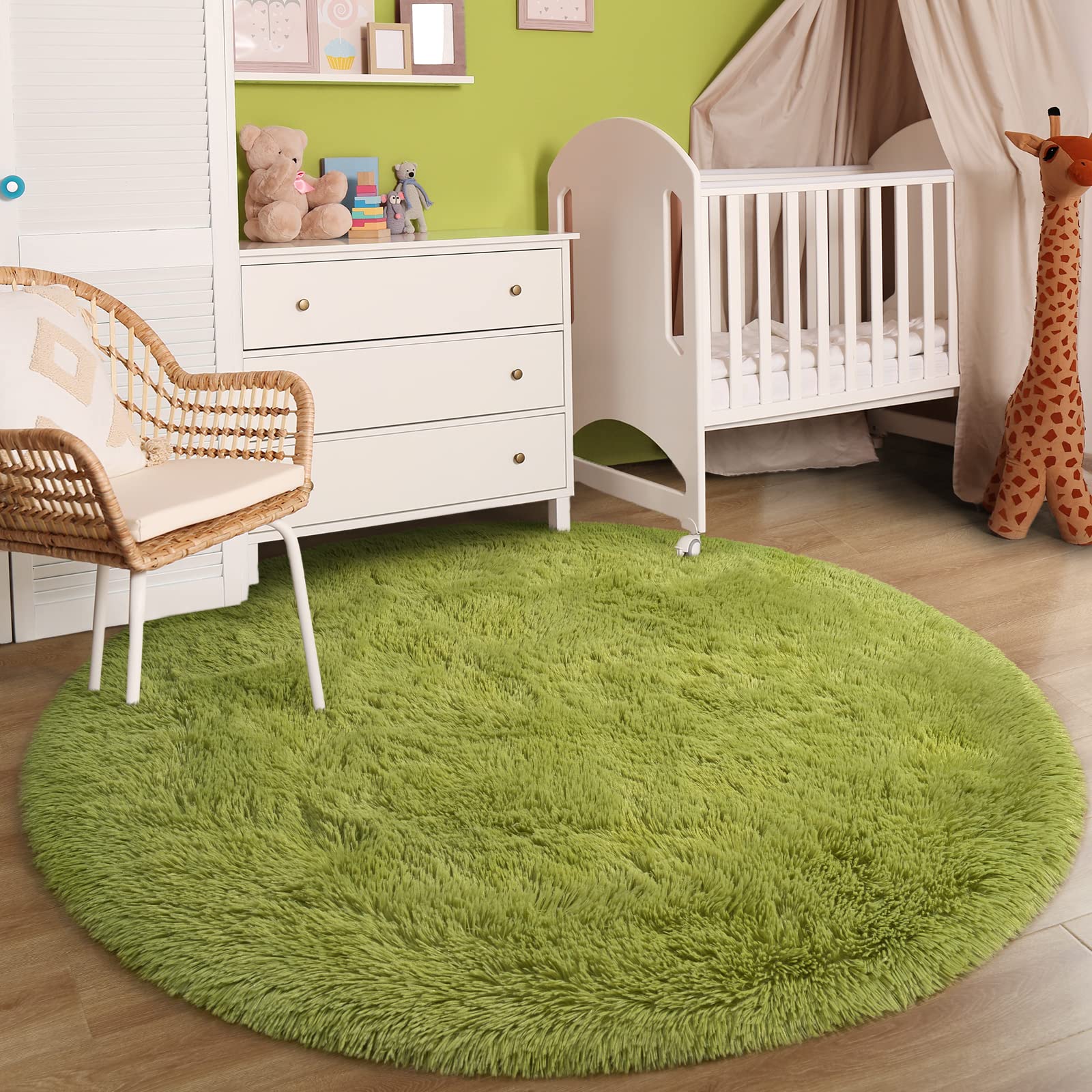 Gifeas non-slip backing keeps the rug in place for safe play.