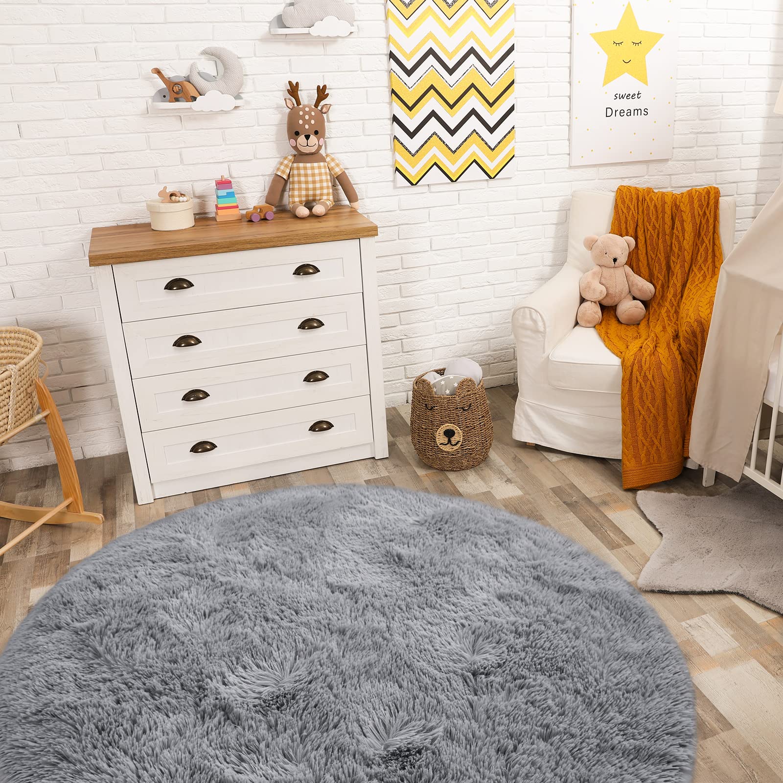 Gifeas living room rug enhances cozy ambience underfoot during family evenings.