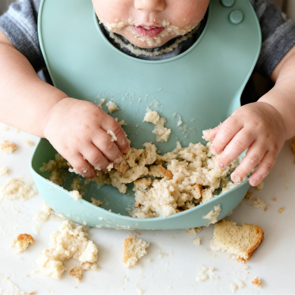 Ginbear self-feeding set designed for babies aged 6 to 36 months.