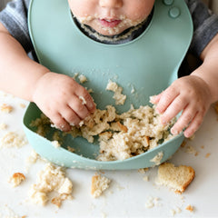 Ginbear self-feeding set designed for babies aged 6 to 36 months.