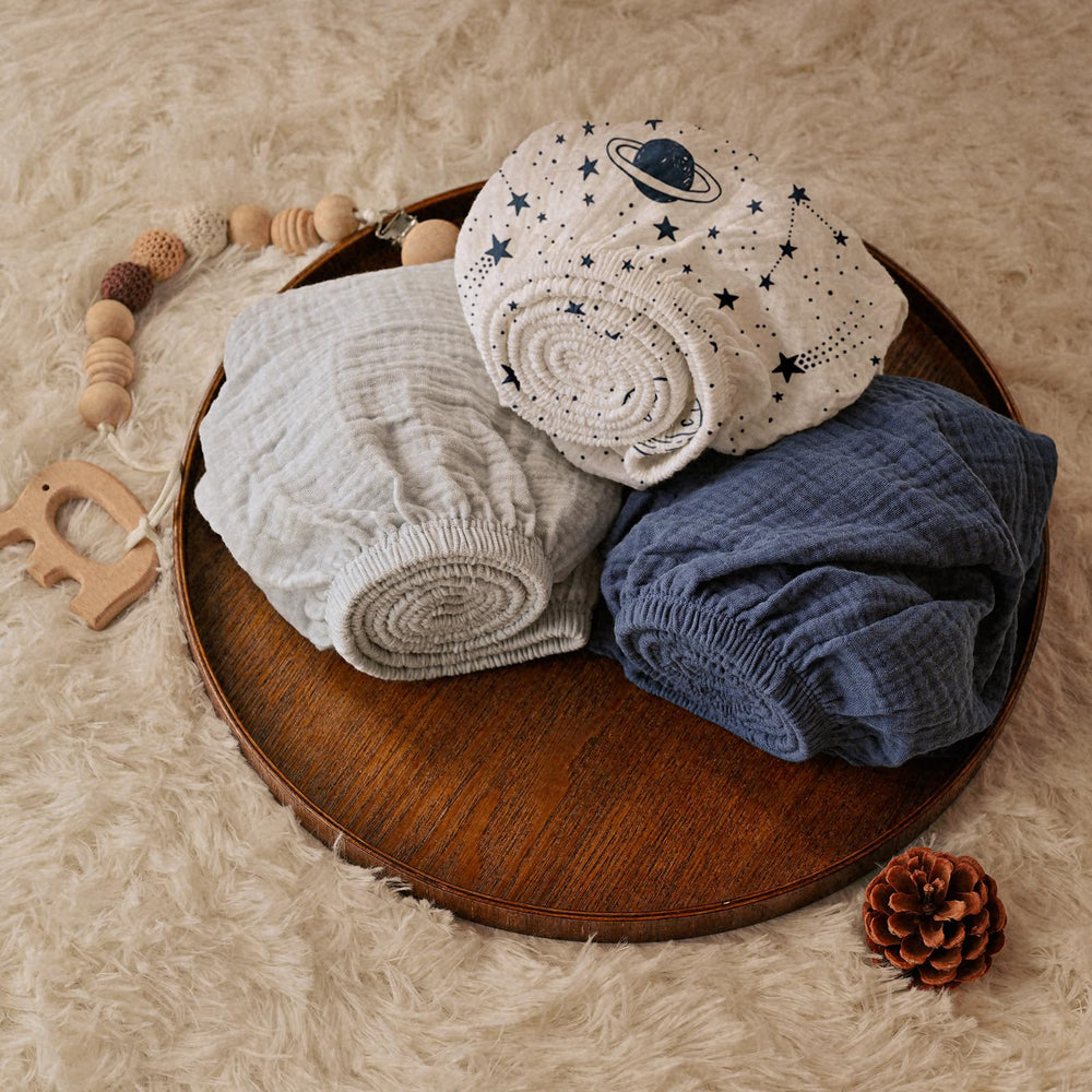 Gllquen three-pack offers quick changes with snug elastic edge.
