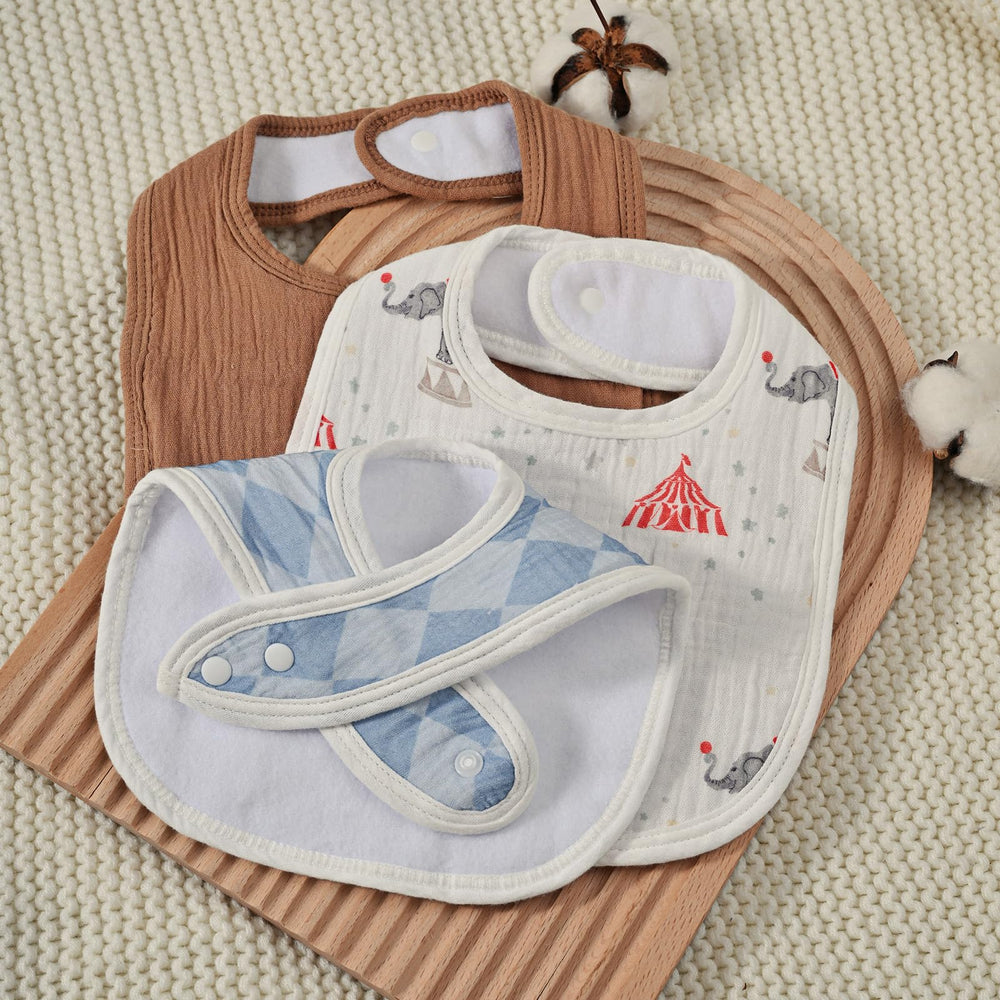 GLLQUEN BABY Circus bib set supports feeding and teething routines