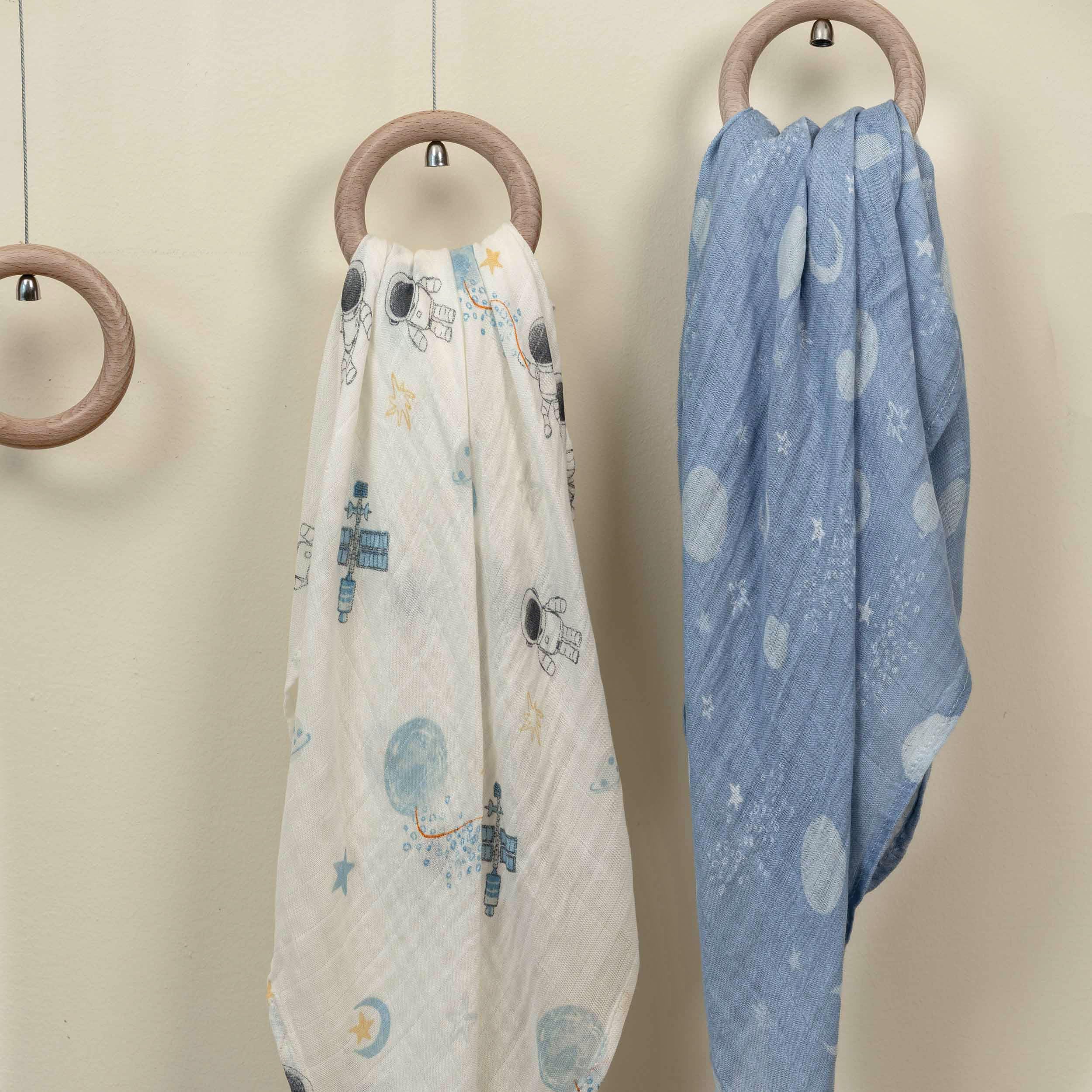 GLLQUEN BABY 35x40 swaddle blankets provide generous coverage.