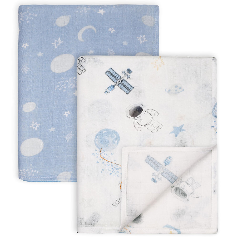 GLLQUEN BABY astronaut design muslin swaddle blanket for cozy newborn comfort.