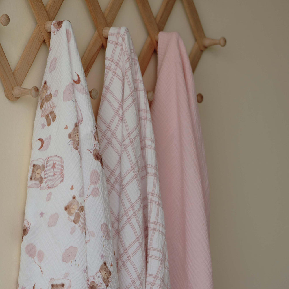 GLLQUEN BABY muslin swaddle blanket easy-care and machine washable
