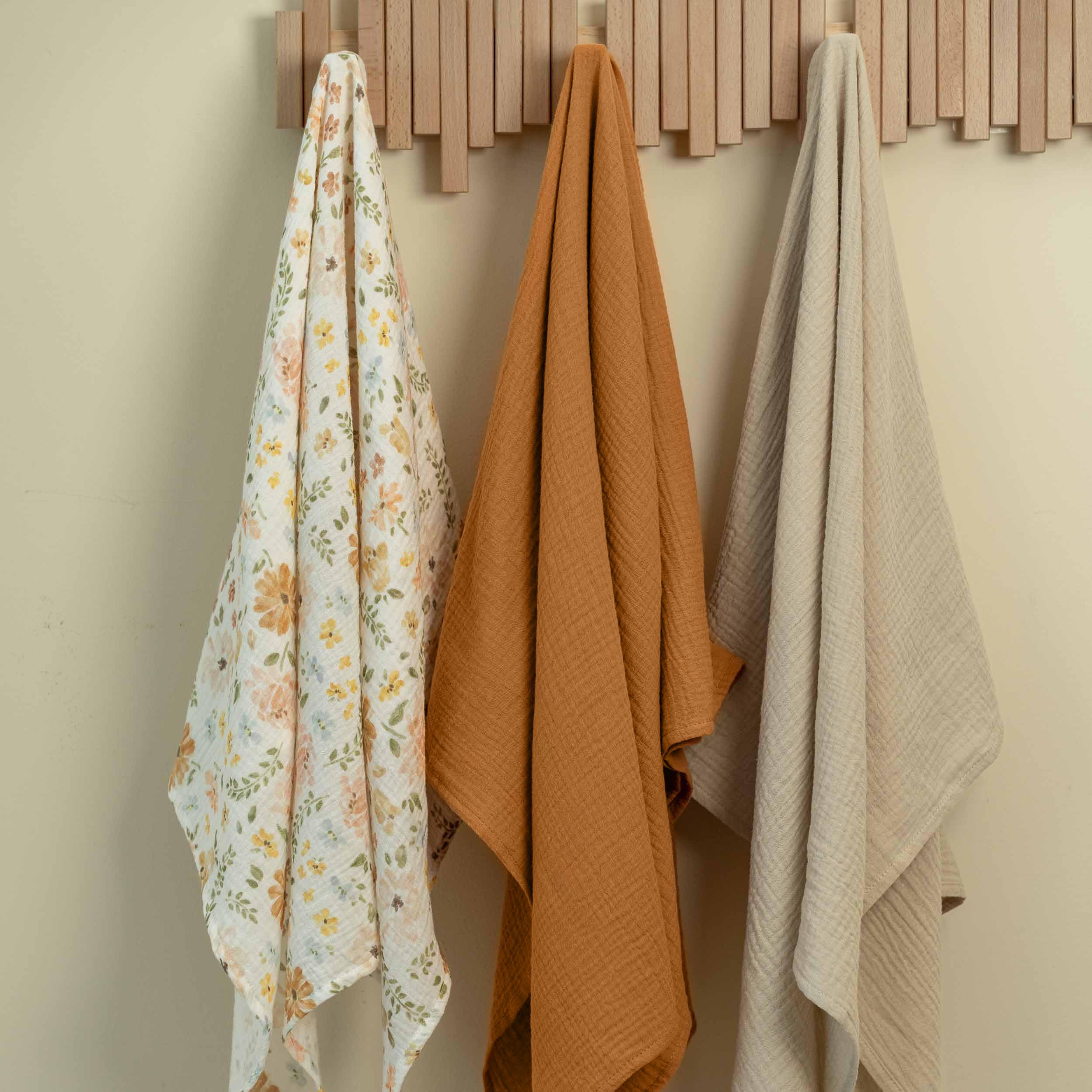 GLLQUEN BABY OEKO-TEX certified muslin blanket for trustworthy fabric.