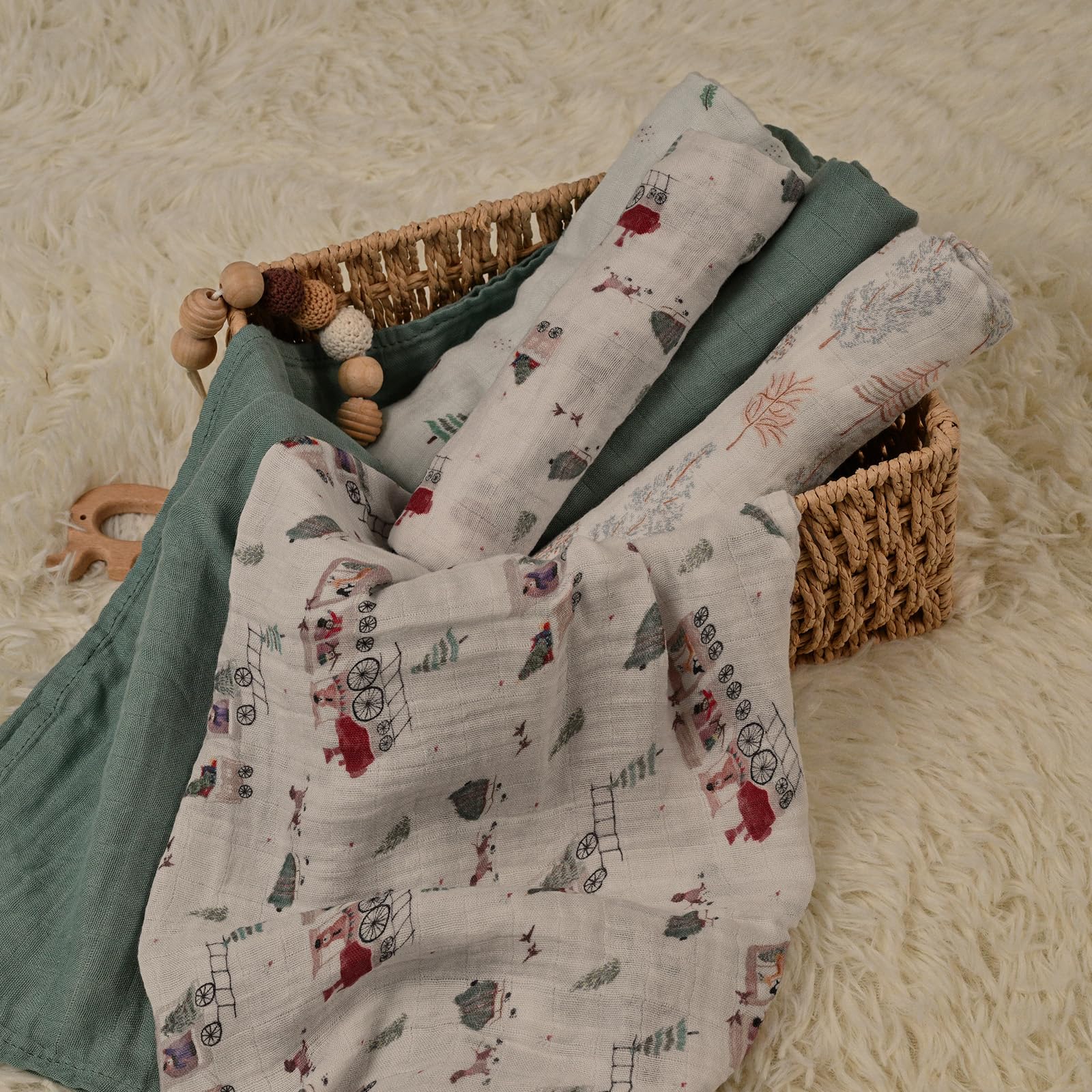 GLLQUEN BABY on-the-go blanket, car seat cover and nursing aid