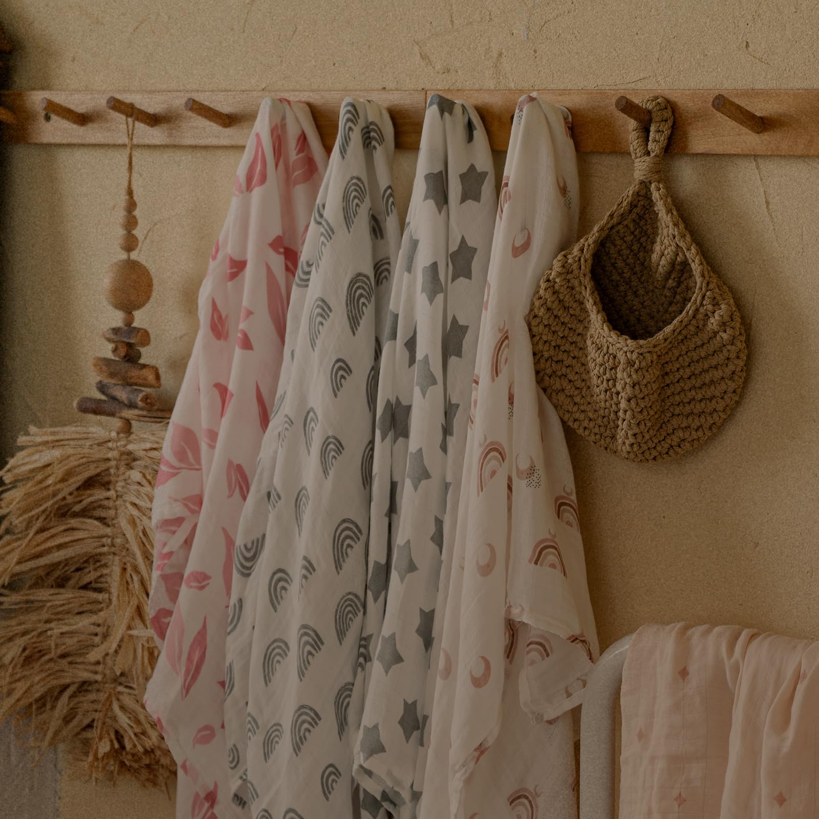 GLLQUEN BABY Star muslin wrap; multipurpose for privacy nursing or sunshade.