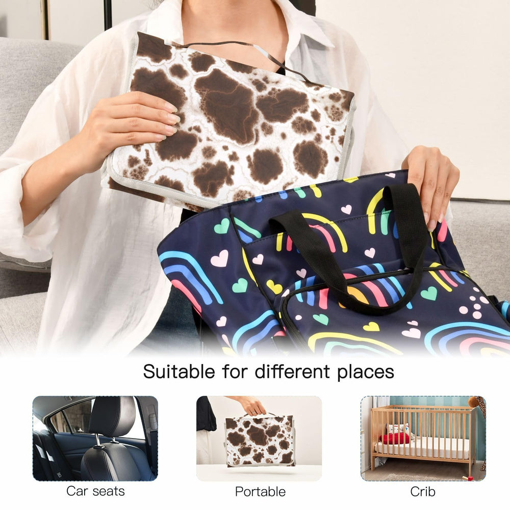 GOODOLD pad features mesh pockets for diapers and toys, keeping essentials organized.