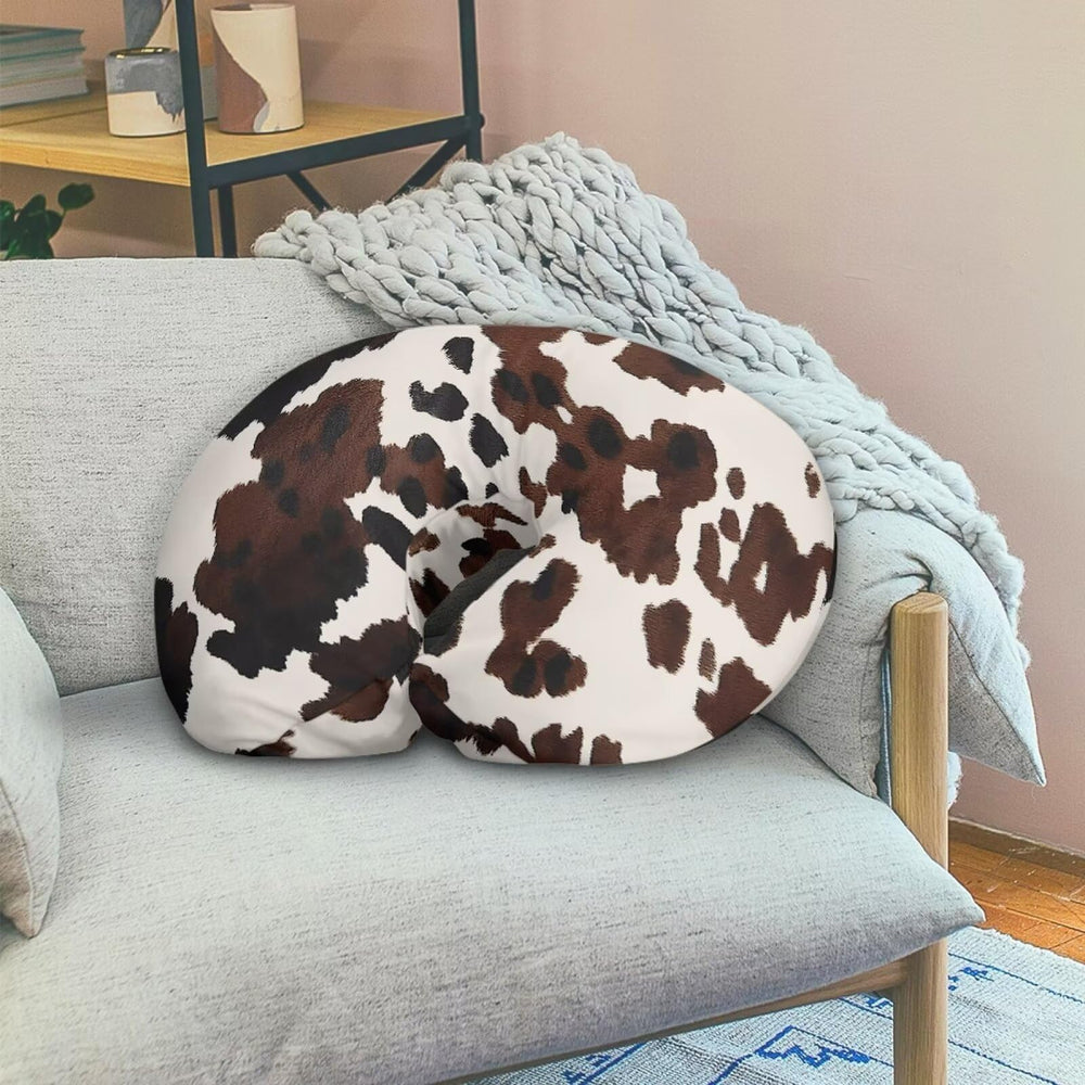 Goronwyfloyd brown cow print U-shaped design provides stable feeding support.