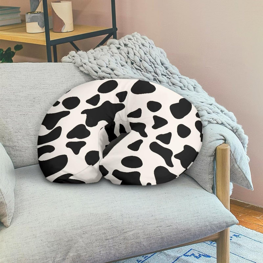 Goronwyfloyd lightweight, durable material fits nursery, living room, and car
