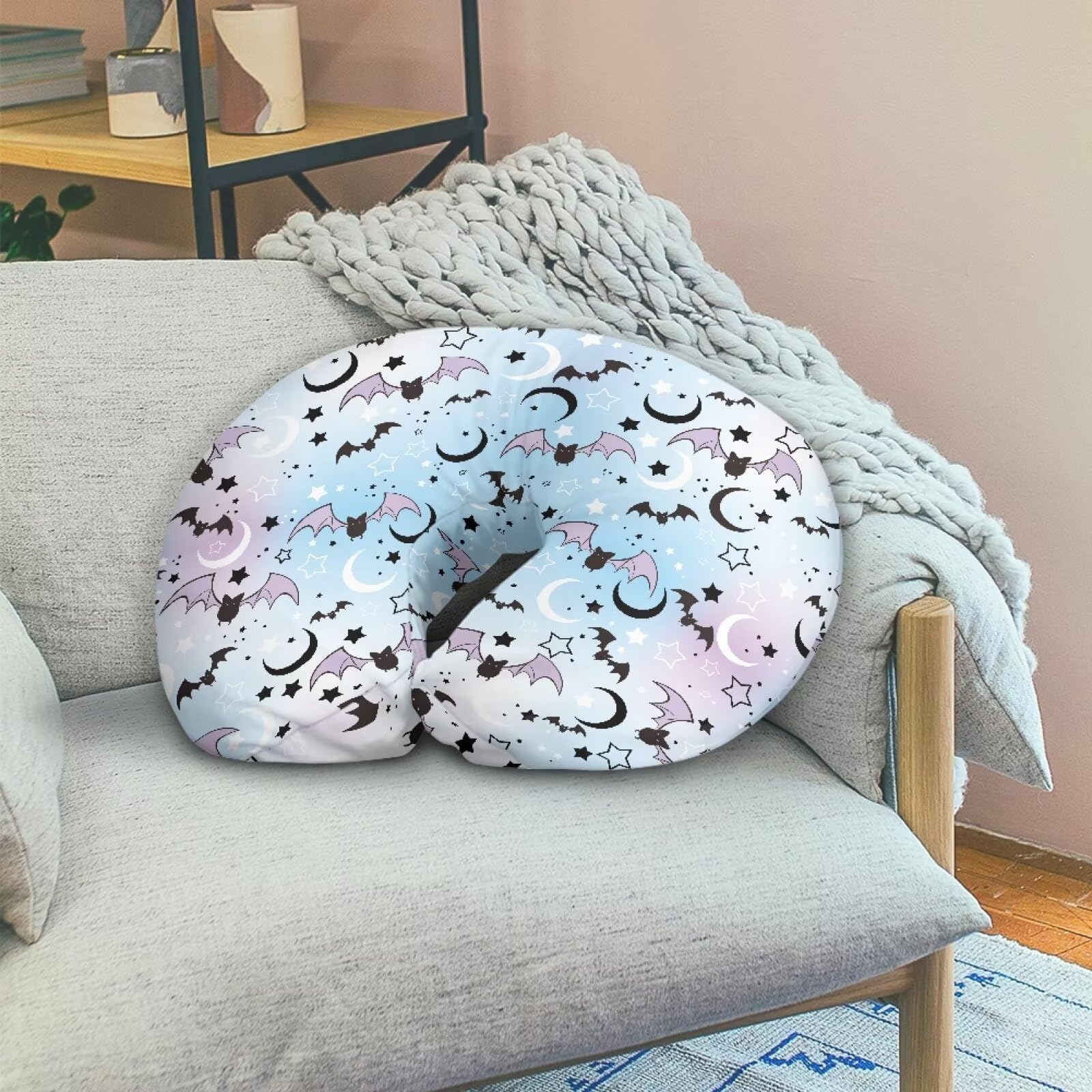Goronwyfloyd sweat-absorbent cover helps keep mom and baby dry