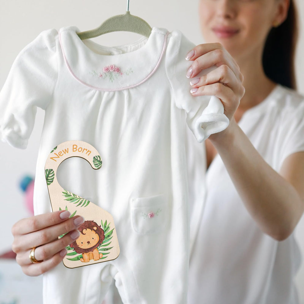 Gosknor 18-24 months divider supports easy dressing routines.