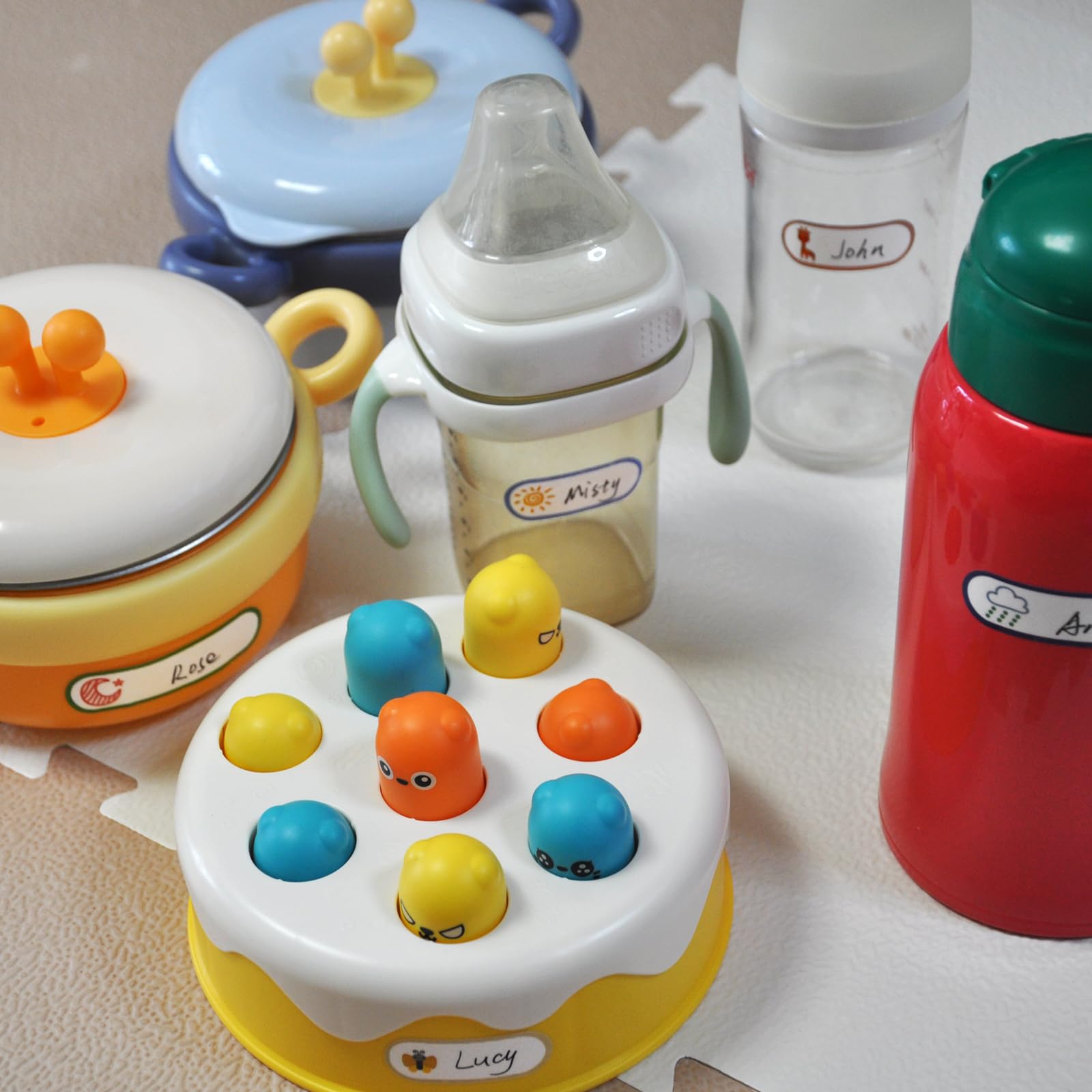 GOYOMI weather-icon patterns help kids recognize their belongings.