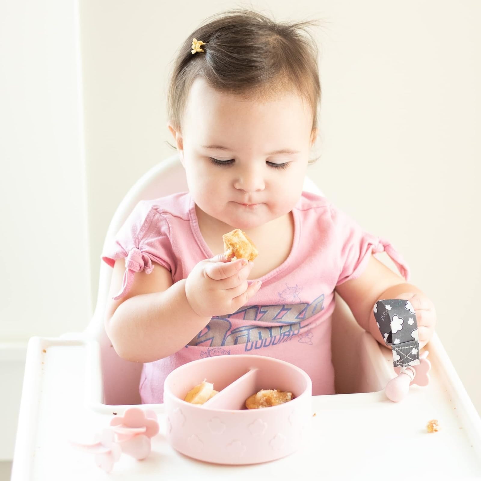 Grabease dishwasher-safe baby bowl simplifies cleanup while preserving soft silicone.