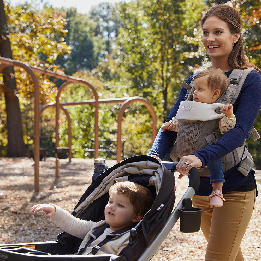 Graco Cradle Me 4-in-1 hip-healthy certification badge on product label.