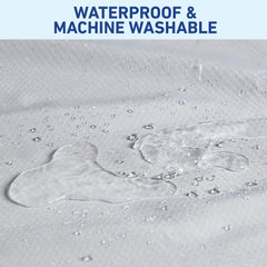Graco splat mat is waterproof and easy to wipe clean after meals.