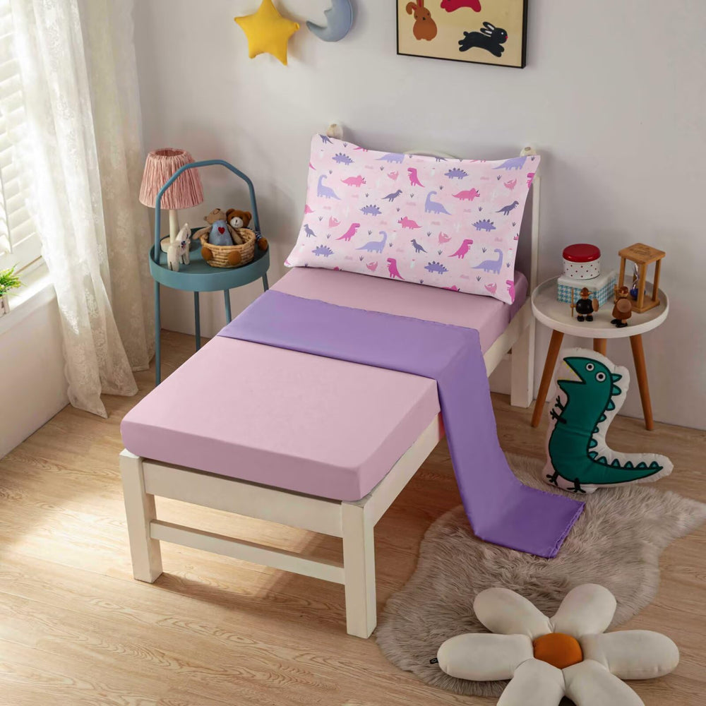 GRAT TIOC coordinated room decor with dinosaur theme and vibrant colors.
