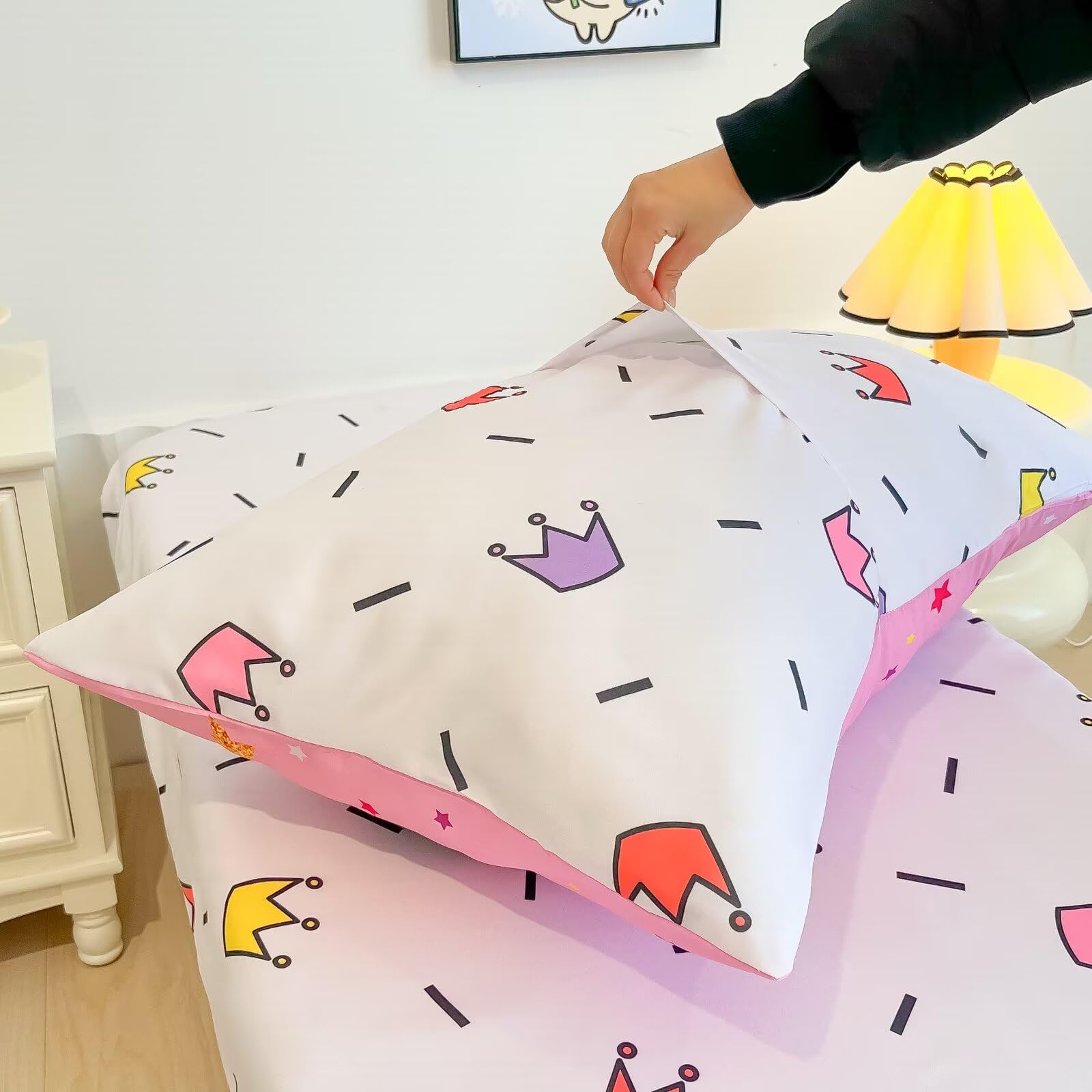 Grat TIOC complete toddler bed set adds a cozy, themed bedroom touch.