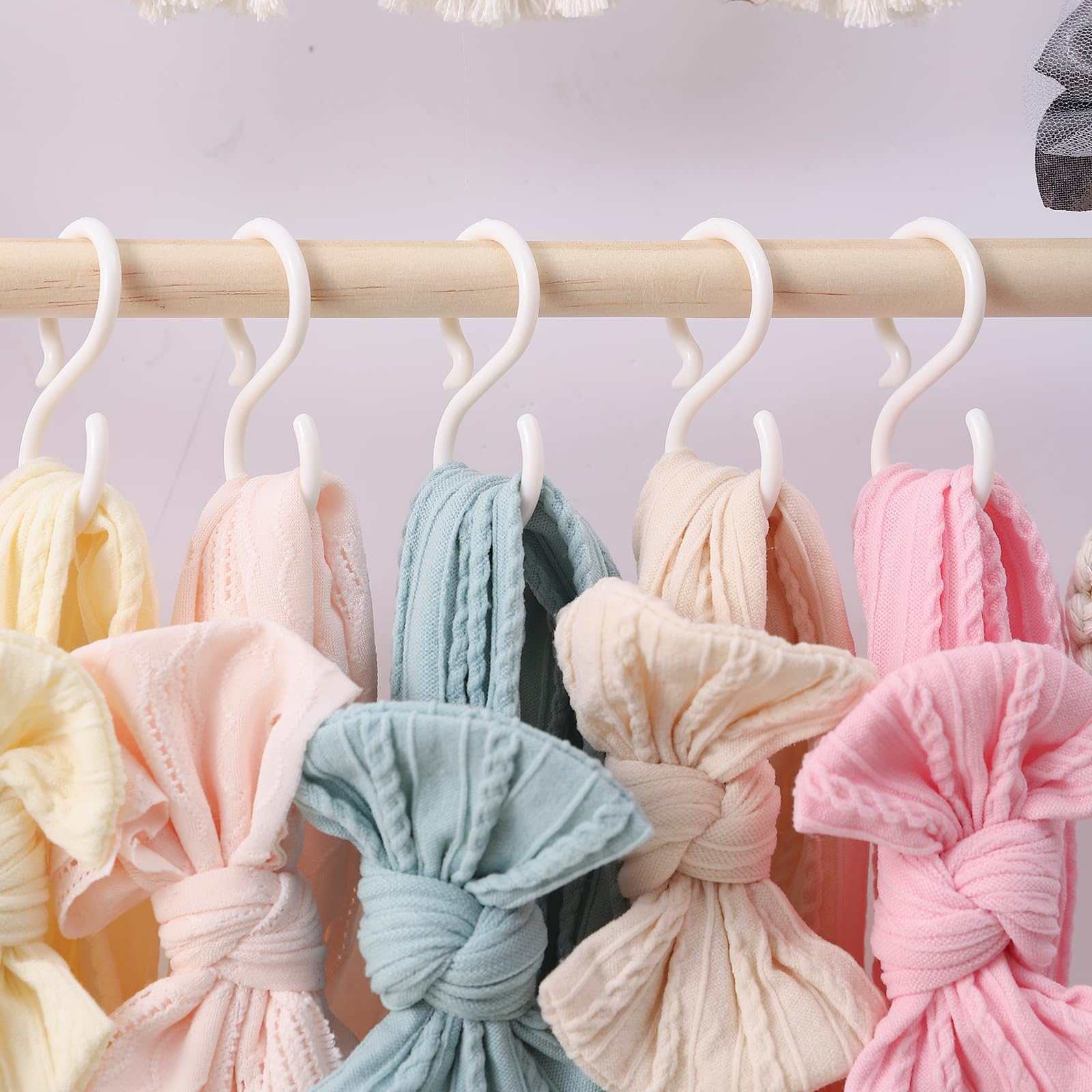 GRDYEAAR spacious hanging organizer reduces clutter in tiny rooms.