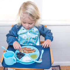 Durable silicone construction of the Green Sprouts cup.