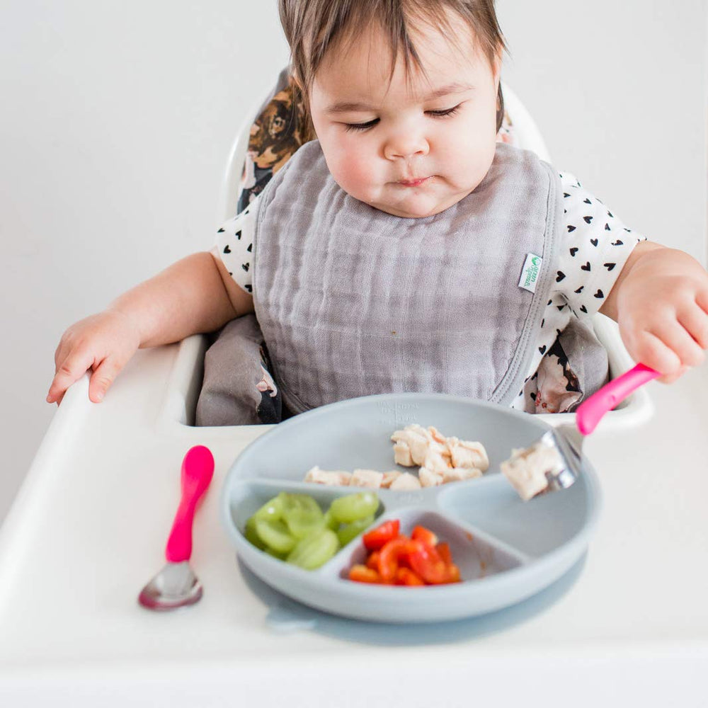 Green Sprouts machine-washable easy-care muslin bib stays soft after washes