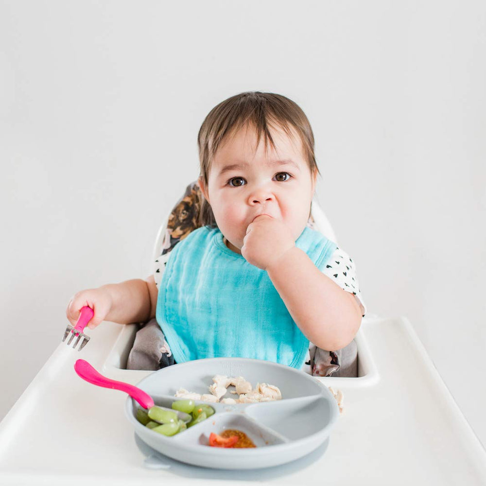 Green Sprouts organic cotton muslin bib with gentle, breathable fabric for sensitive skin