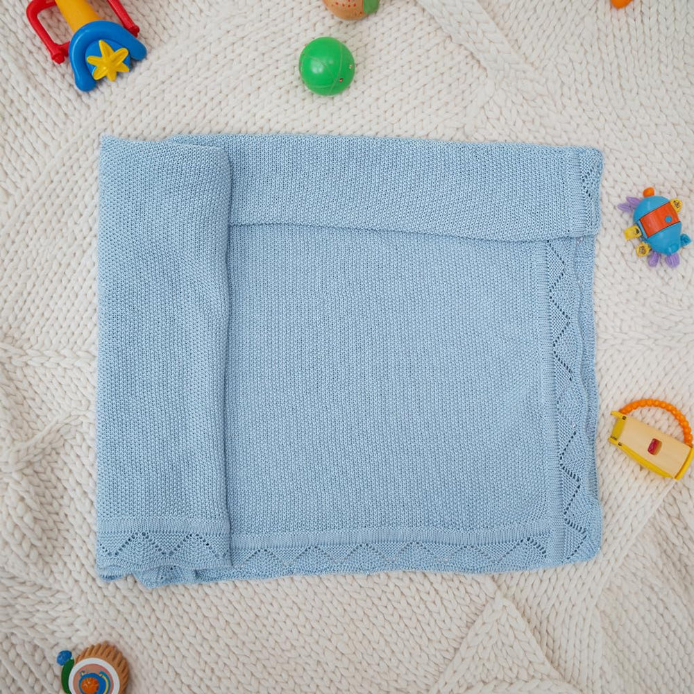 Grewear durable machine-washable blanket stays soft after repeated cleaning.