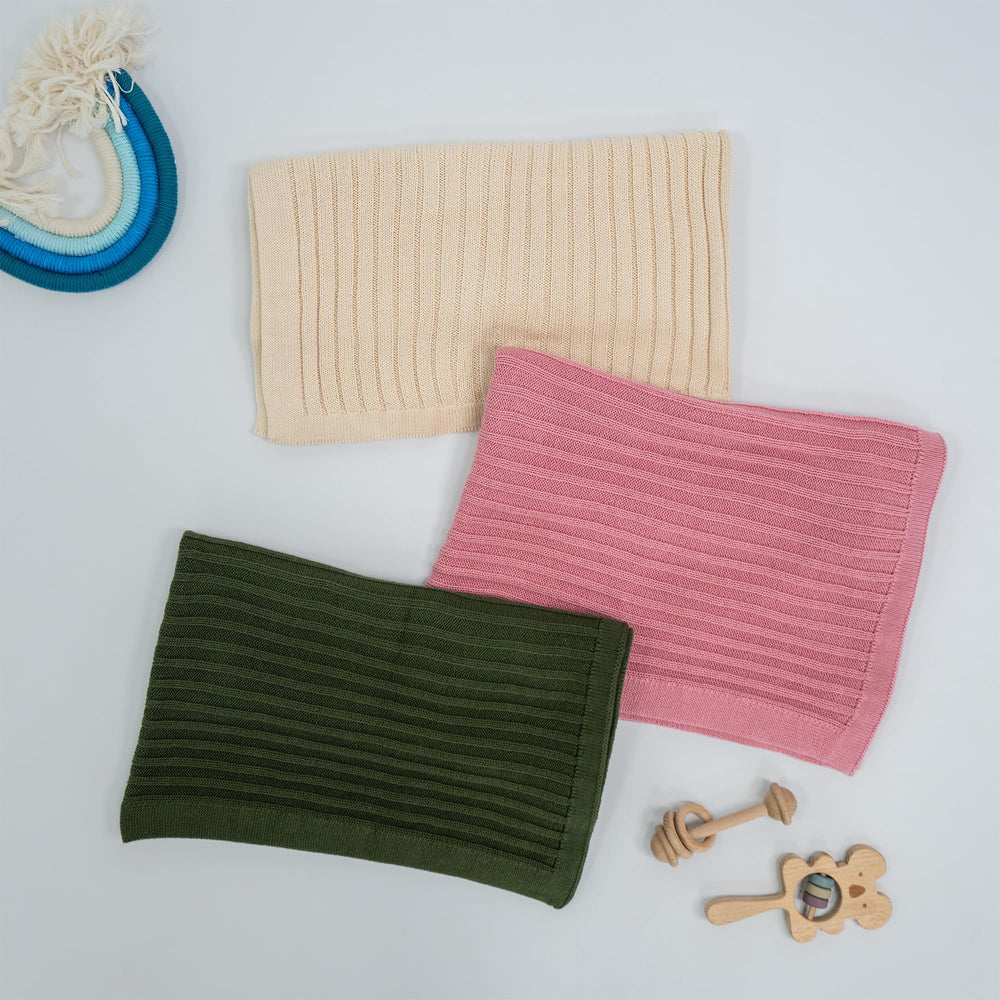 Grewear Baby Knit Blanket in stroller-friendly design offers breathable warmth.