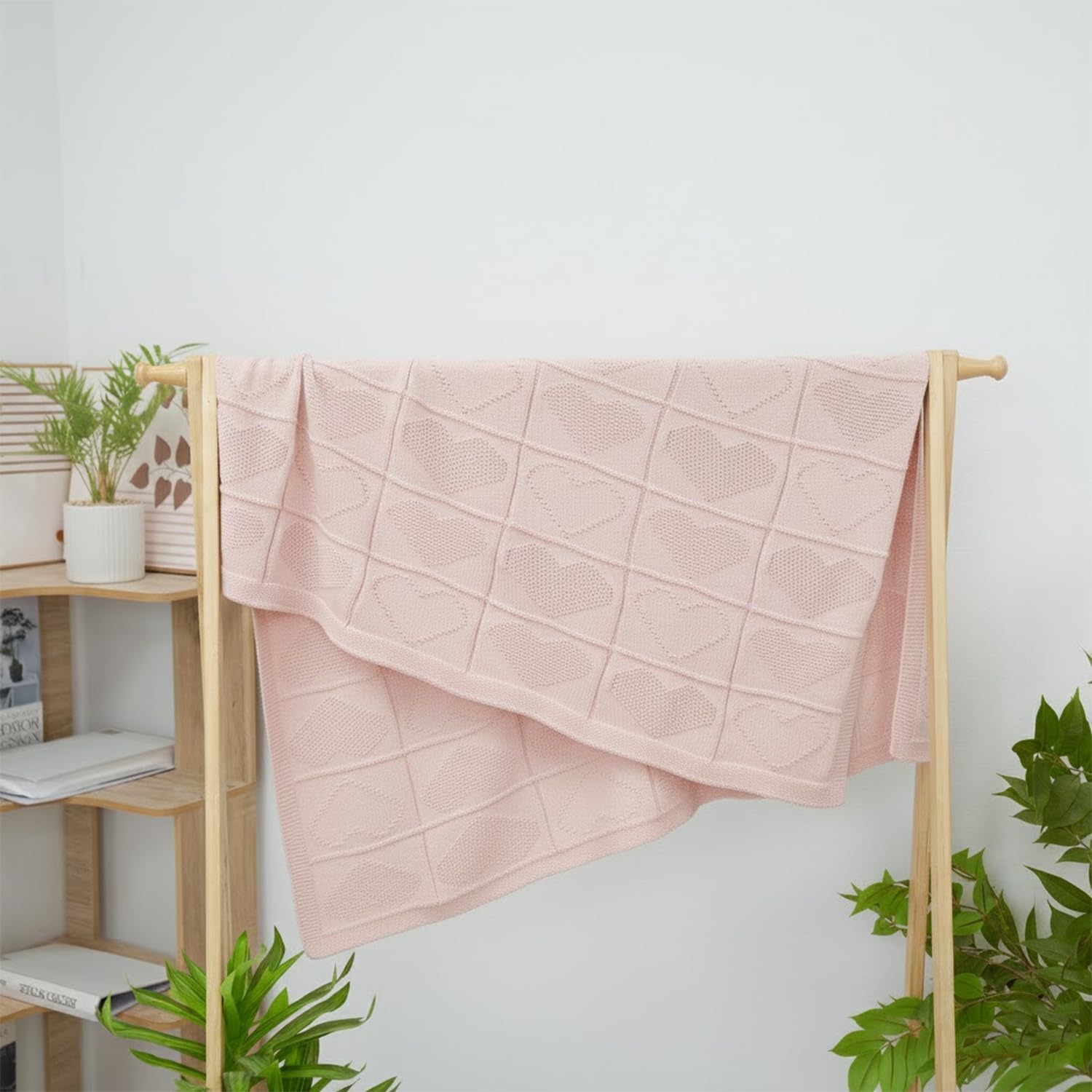 Grewear durable, machine-washable cotton blanket maintains softness wash after wash.