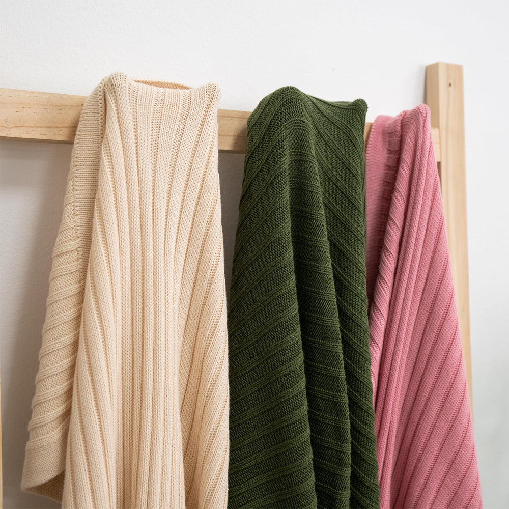 Grewear 100% cotton blanket is machine washable and easy to care for.