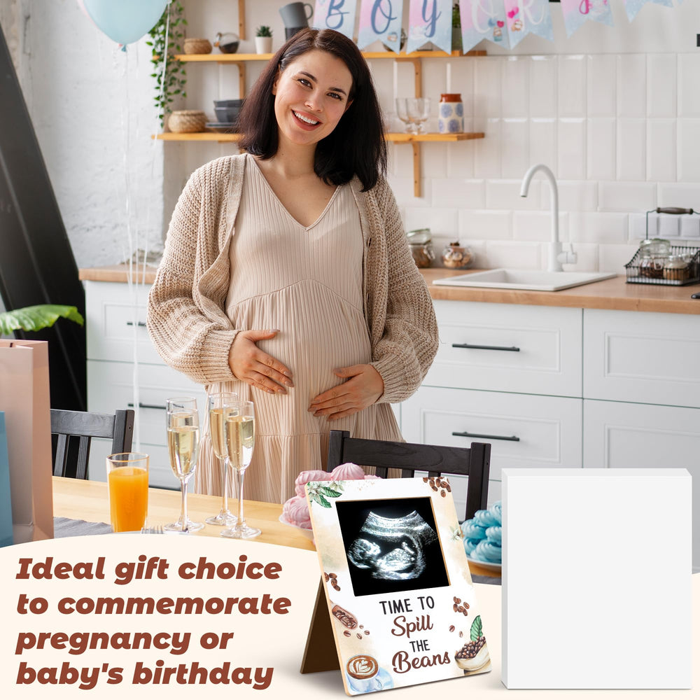 GROBRO7 coffee-pattern frame complements cozy baby decor.