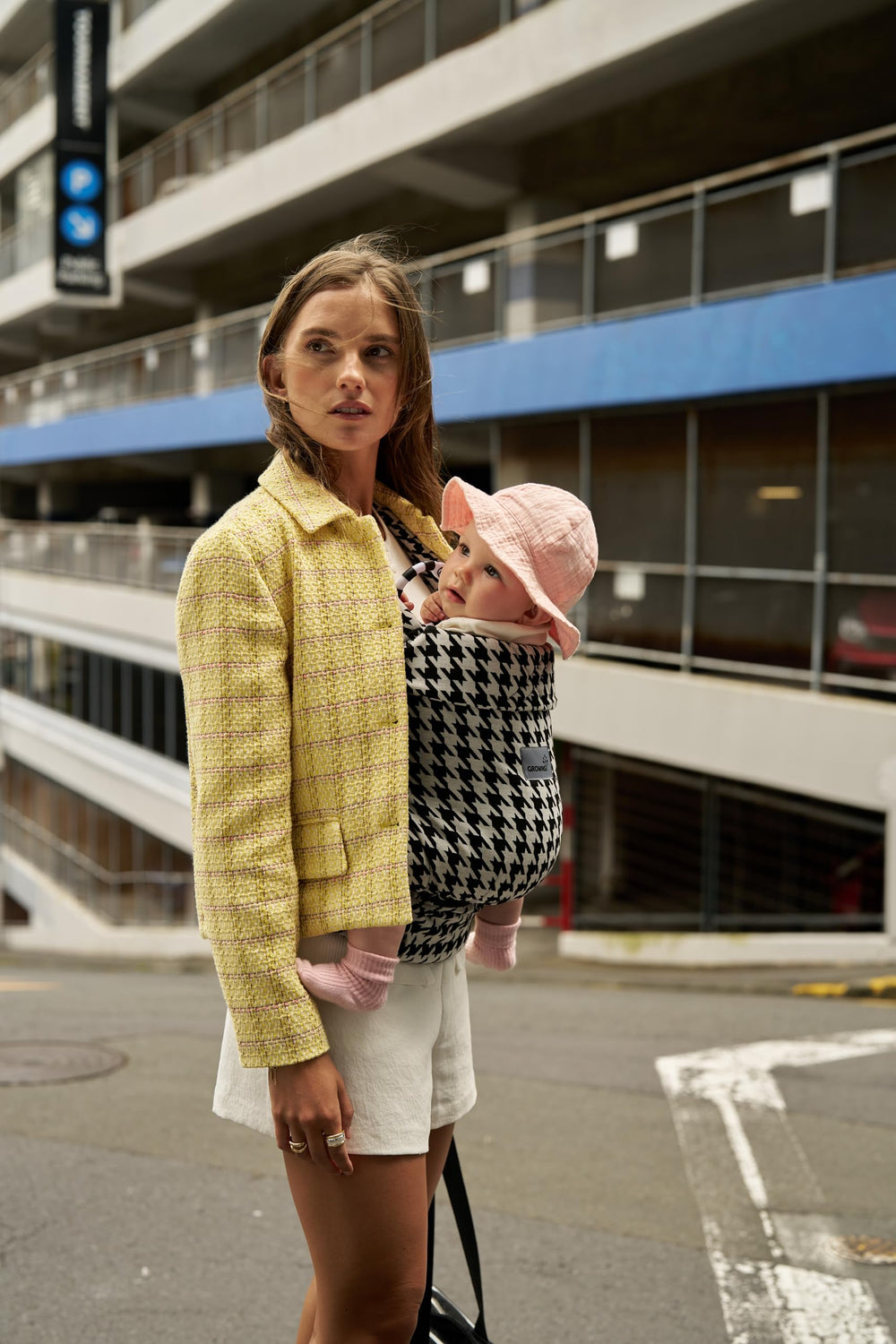 Grownsy adjustable waist and shoulder straps adapt as baby grows.