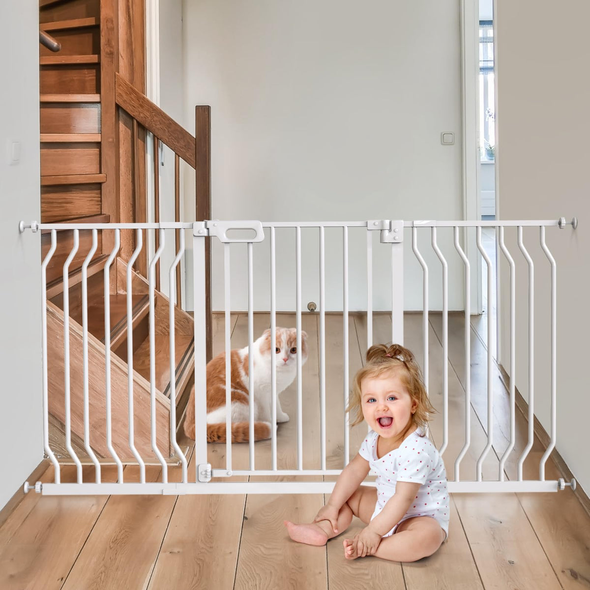 GROWNSY Mom's Choice Baby Gate shows pressure-mounted installation for quick, tool-free setup