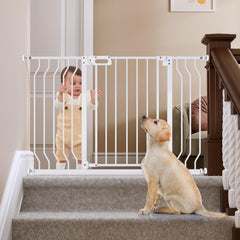 GROWNSY Mom's Choice Gate at a stair opening, pressure-mounted for wall protection and quick setup.