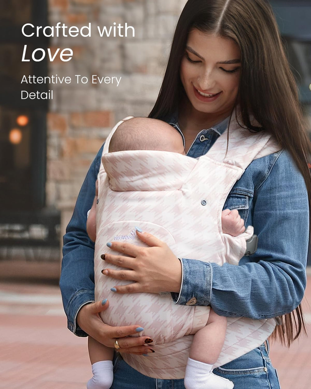 Grownsy newborn cradle recreates a gentle hug for baby.