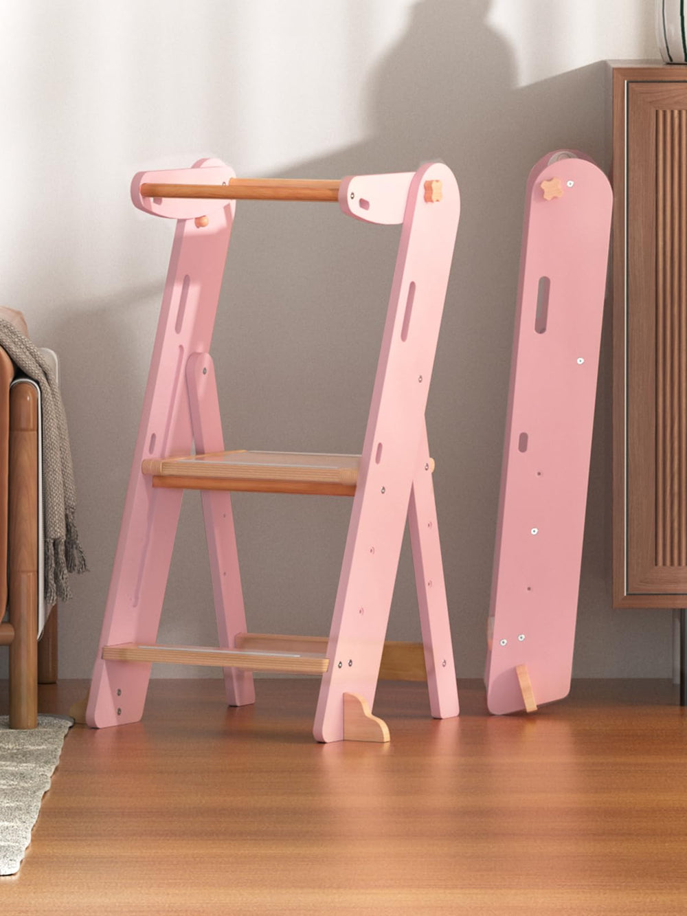 GROWNSY stool supports ages 1.5 to 6 and up to 220 lbs
