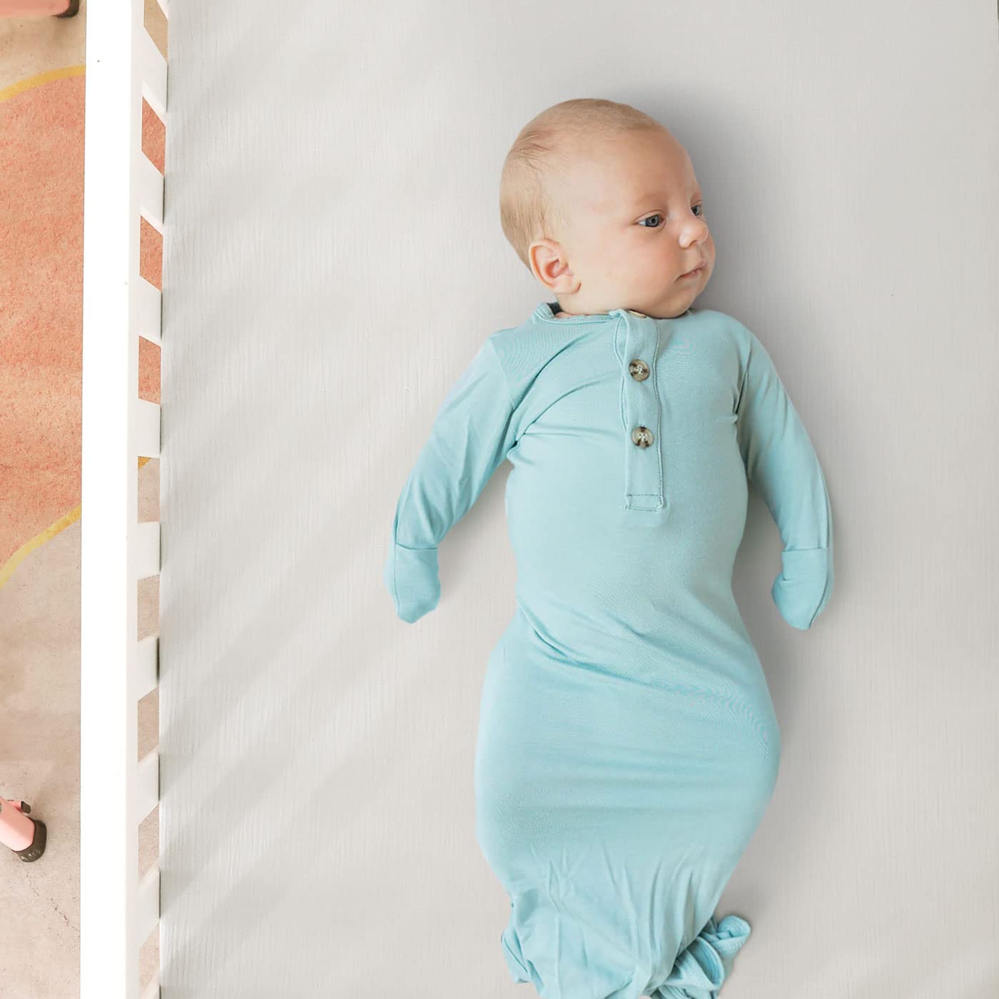 GRSSDER 100% cotton muslin fabric demonstrates breathable texture for comfort