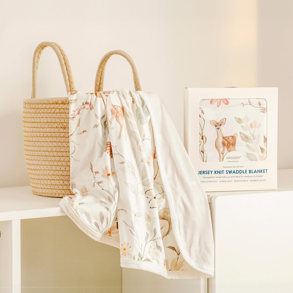 GRSSDER baby blanket stylish nursery print enhances room décor.