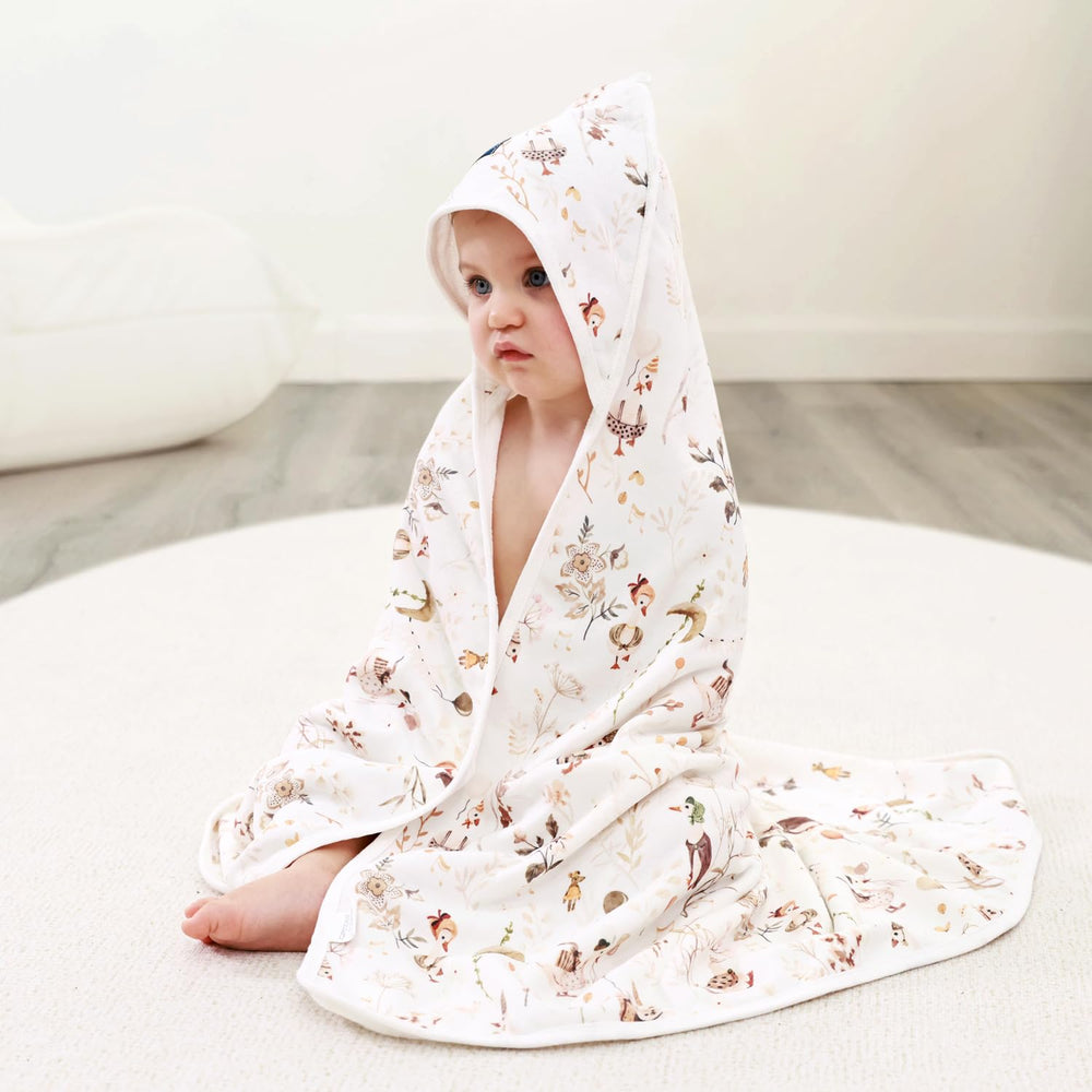 GRSSDER baby shower gift set featuring hooded towels for newborns.