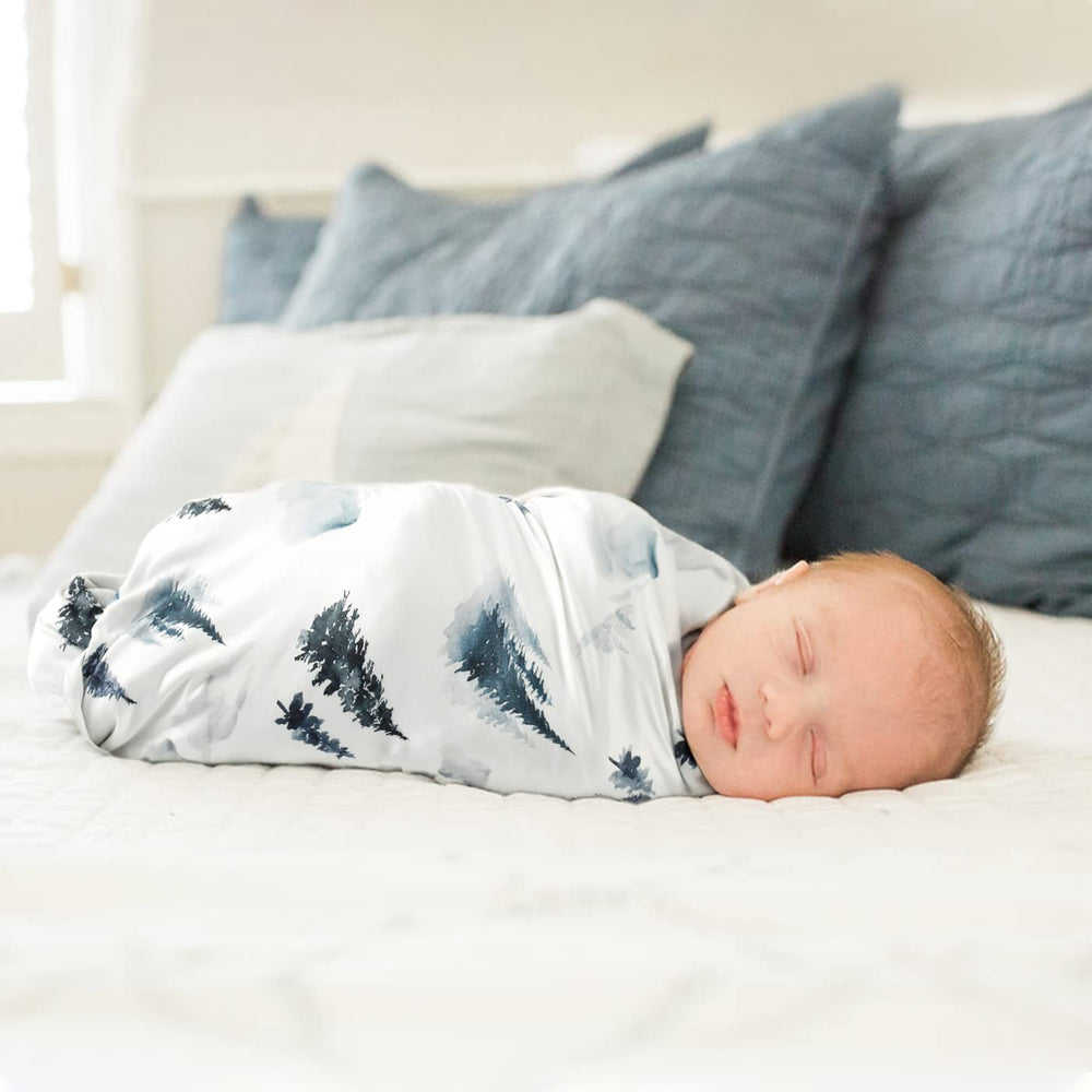 GRSSDER 34x44 inch blanket demonstrating multi-season warmth and comfort