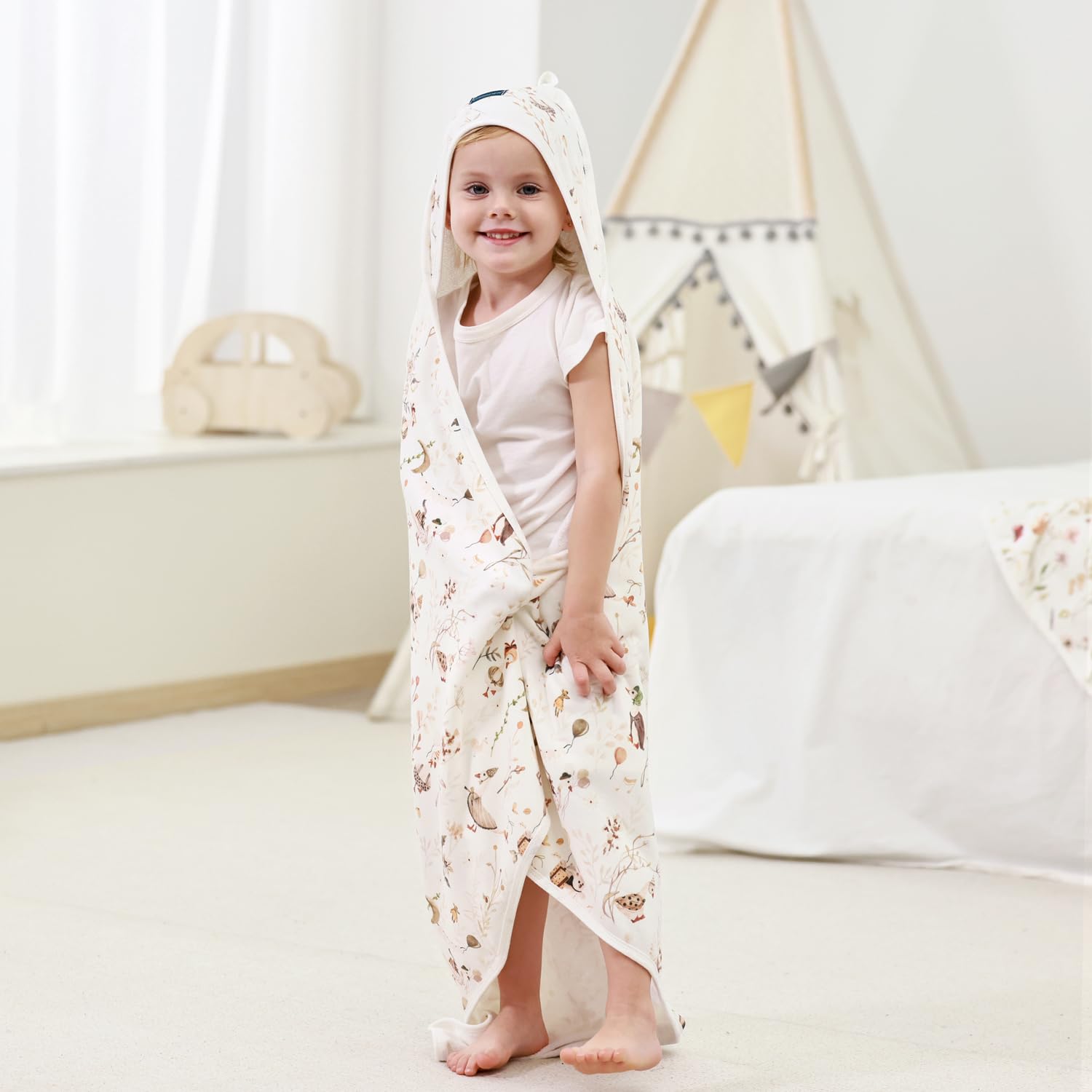 GRSSDER 2-pack baby towels displaying original designs for stylish bathtime moments.