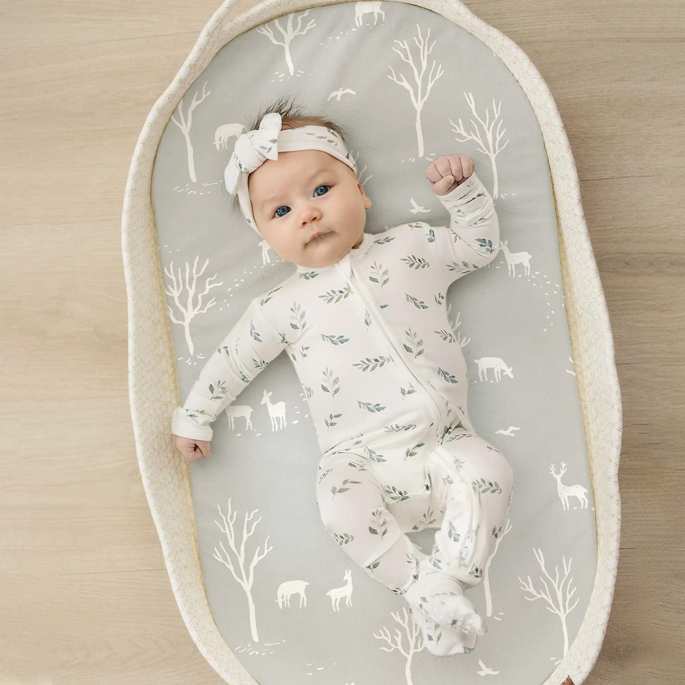 GRSSDER Machine-washable sheet simplifies nursery cleanups.